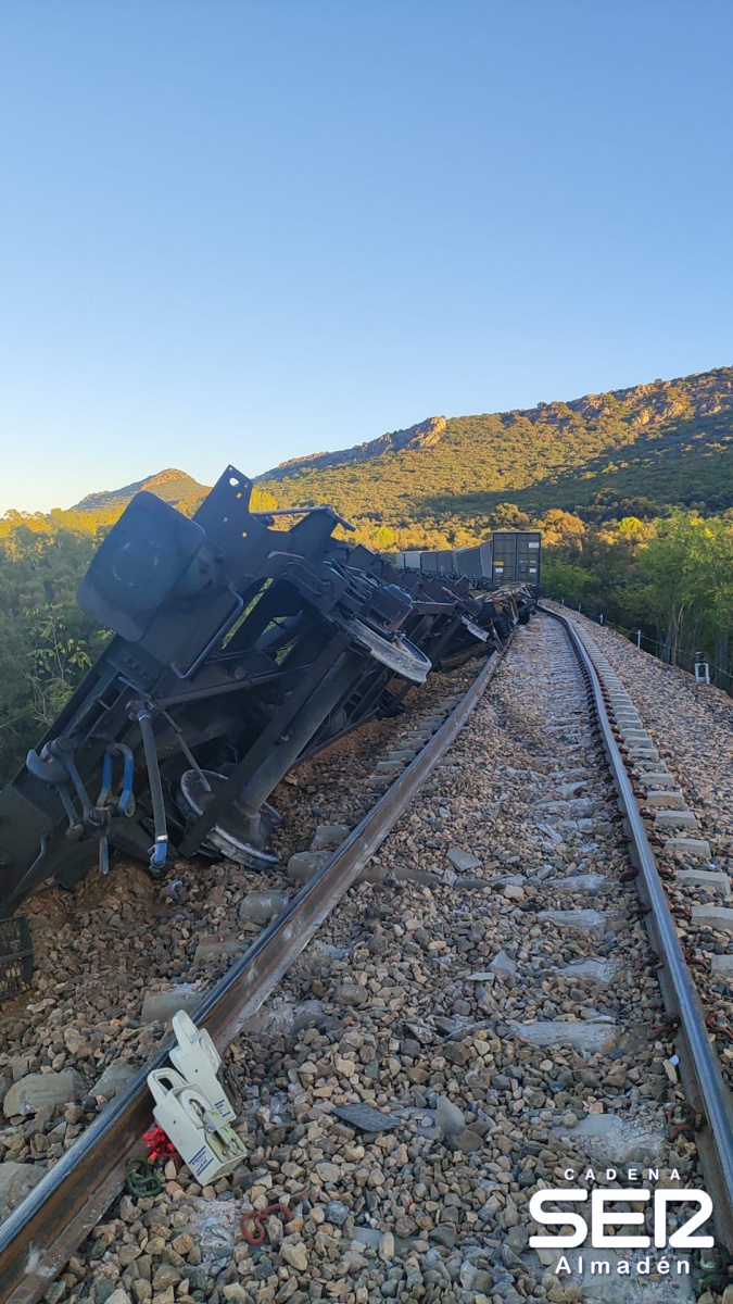 Descarrila un tren de mercancías entre Almadenejos y Puertollano