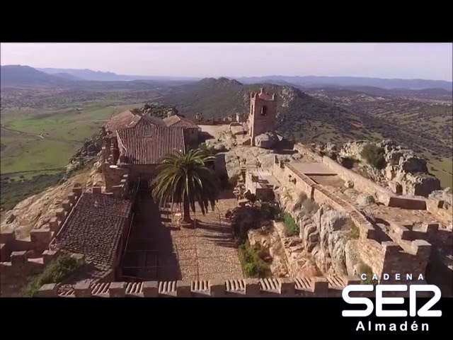 EL tejado de la Ermita de la Virgen del Castillo en obras