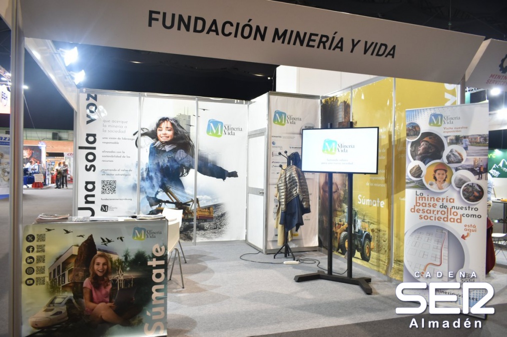 Exposición sobre la minería de hoy en la EIMIA hasta el 30 de abril