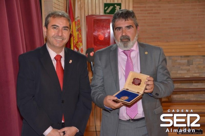 La asociación Mensajeros de la Paz recibió la Medalla de Oro de Almadén