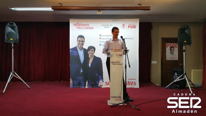 José Manuel Caballero pide en Almadén aglutinar el voto en el PSOE para acabar con el “abandono” de Rajoy al mundo rural