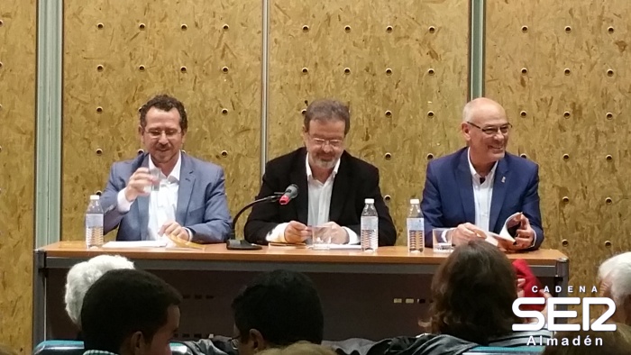 Nemesio De Lara y Luís Díaz Cacho presentan su libro de poemas con claro compromiso social