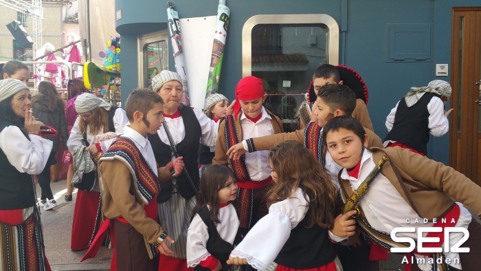Carnaval Almadén 2016 actuación "Entre peces anda el juego"
