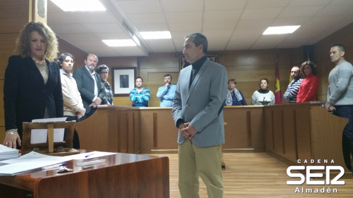 Maria Soledad Moraga jura su cargo como nuevo concejal del PP en el Ayuntamiento de Almadén