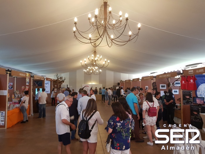 Participantes en la II Feria de la caza, pesca y turismo de Almadén