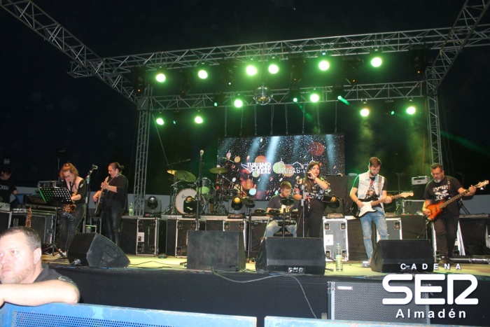 Las Banderas de Inés no defraudaron en su concierto en Guadalmez