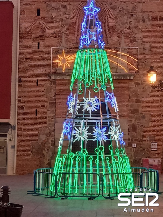 Alcaldesa Almadén felicita la Navidad a nuestros oyentes