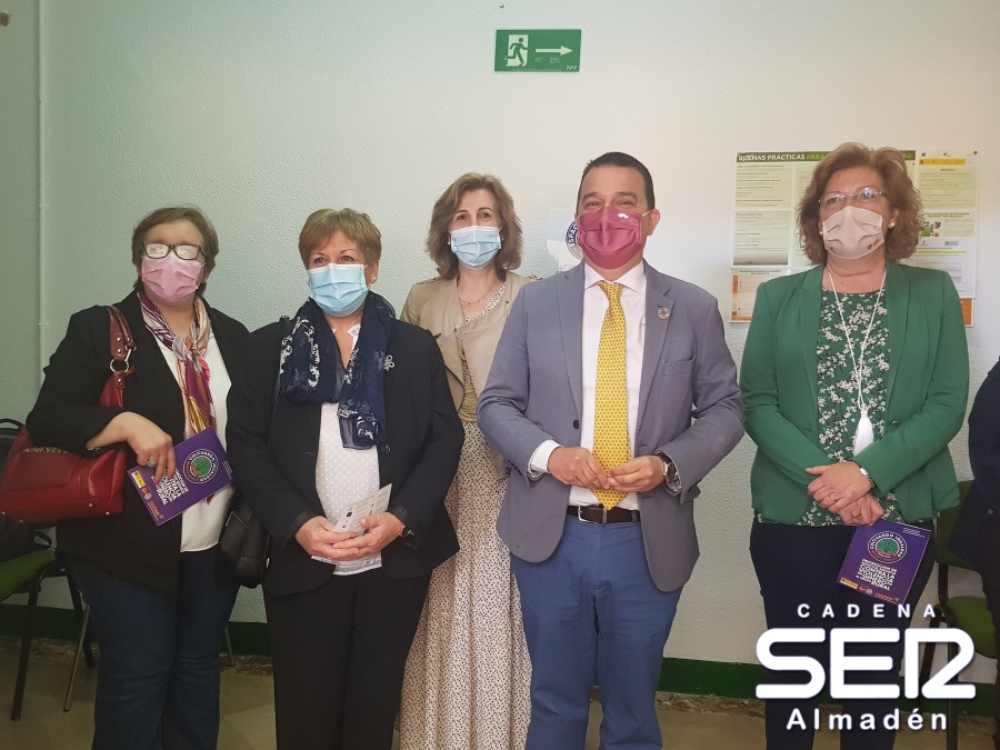 El Consejero de Agricultura visita la OCA de Almadén que ya es un espacio seguro contra violencia género