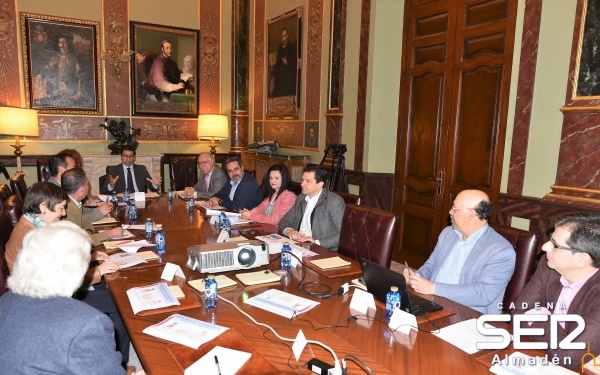 El informe sobre la despoblación y el despoblamiento en la provincia expuesto en la Diputación Provincial de Ciudad Real