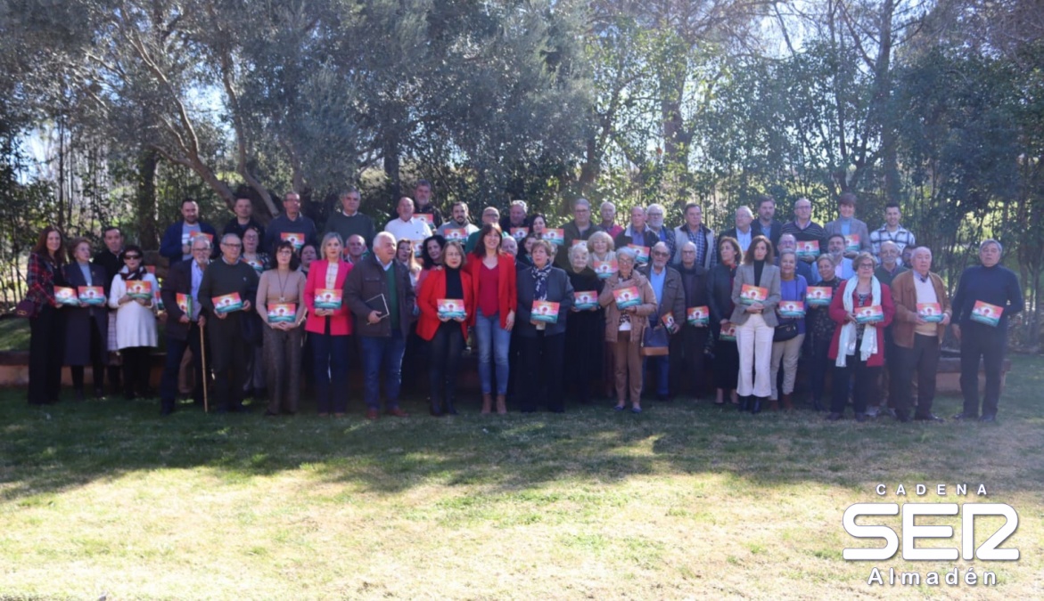 PSOE Almadén homenajea a las listas municipales de los últimos 40 años