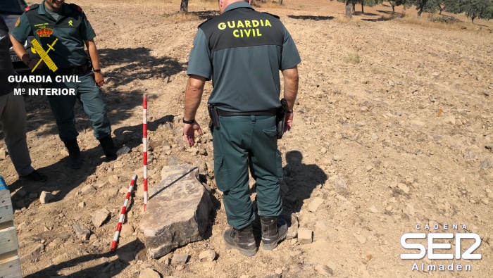 La Guardia Civil encuentra en Chillón otra estela de guerrero de finales de la Edad del Bronce