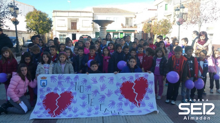 Chillón conmemora el Día Internacional contra la violencia de género