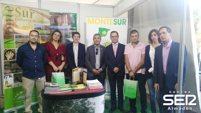 Unas 4.000 personas participan en la I Feria de la Caza, Pesca y Turismo de Almadén