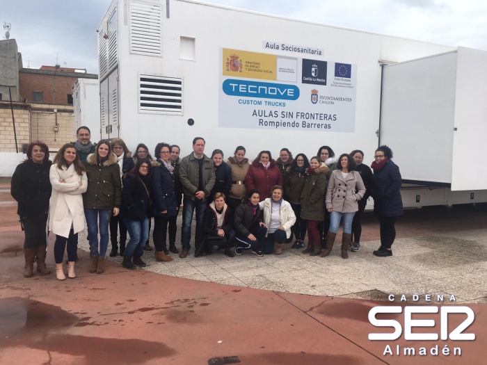 Chillón inaugura un Curso de Atención Sociosanitaria.