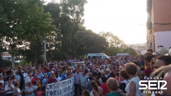 Unas 1500 personas se manifiestan en Almadén por "una sanidad digna"