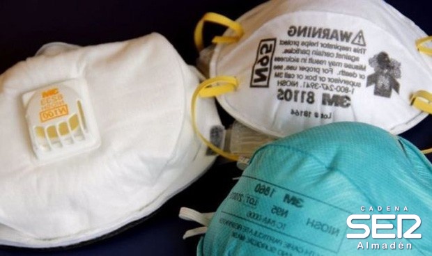 Vecinas de Chillón compran y donan telas homologadas para la fabricación de mascarillas y gorros para los más desprotegidos frente al coronavirus