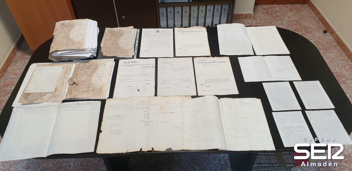 La Guardia Civil recupera documentos históricos de Minas de Almadén antes de ser vendidos