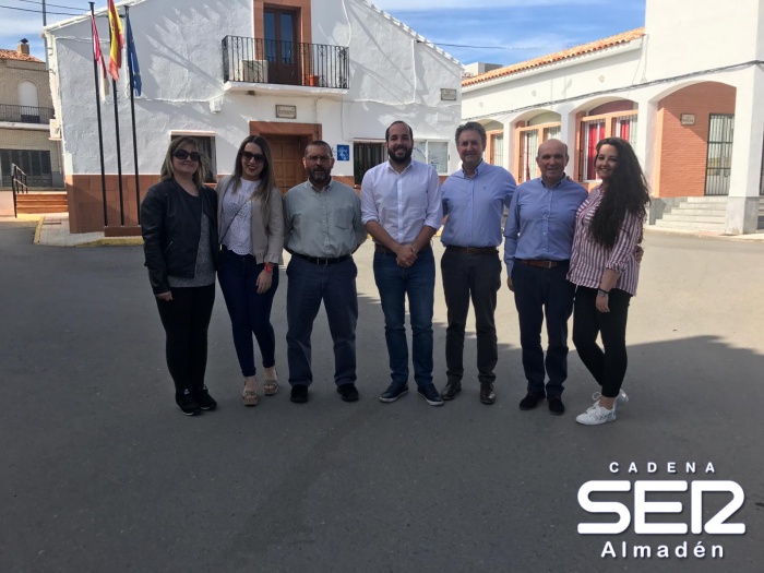 Los socialistas defienden en Alamillo el empleo y a agricultores y ganaderos