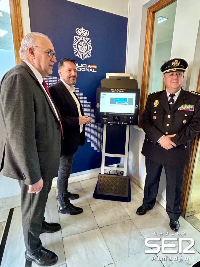 Almadén ya cuenta con un Punto de Actualización de Documentación y app MiDNI de la Policía Nacional