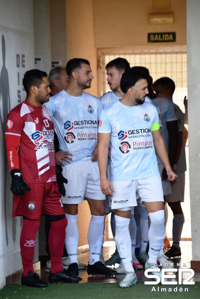 Buen partido del Patrimonio Almadén CF pese a la derrota