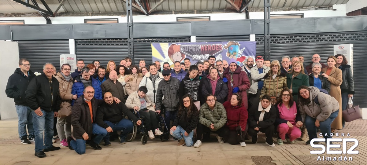 La exposición 'Super-Héroes' de ValorArte y Xabeca ya puede verse en el Mercado de Almadén