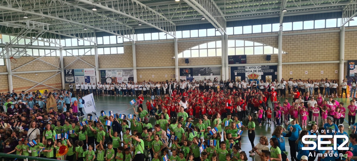 Más de 600 niños se dan cita en las VI Olimpiadas Escolares en Chillón