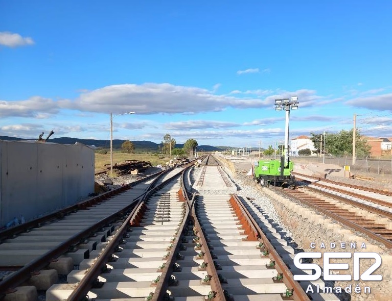 Adif adjudica por 1,3 millones la renovación de la superestructura de via de Almadenejos y Guadalmez