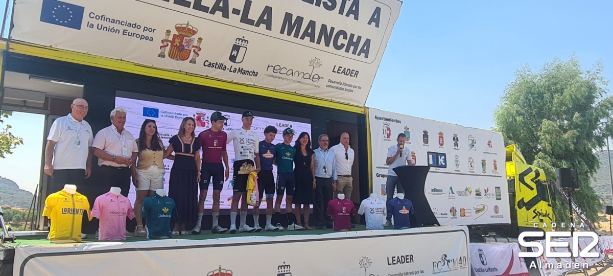 Reportaje: Éxito de la II Vuelta Ciclista a CLM en su llegada a Almadén